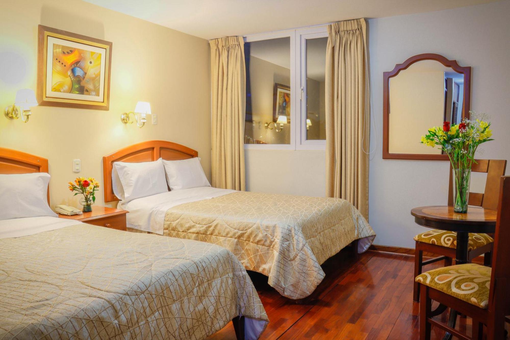 Hotel Manhattan Inn Airport Lima Buitenkant foto